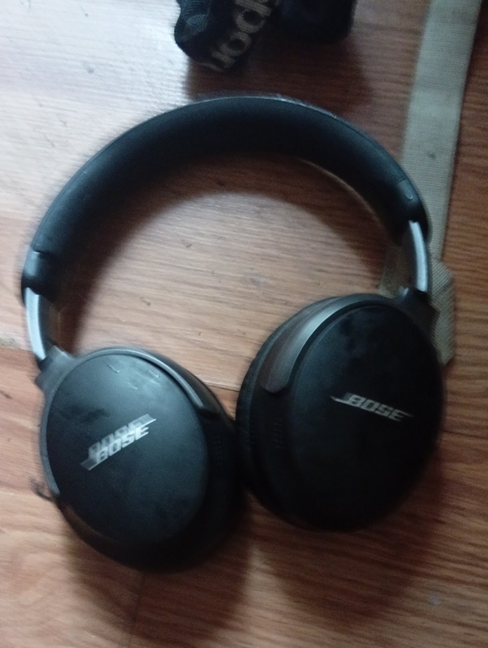 Bose Black Over-Ear Wireless Headphones